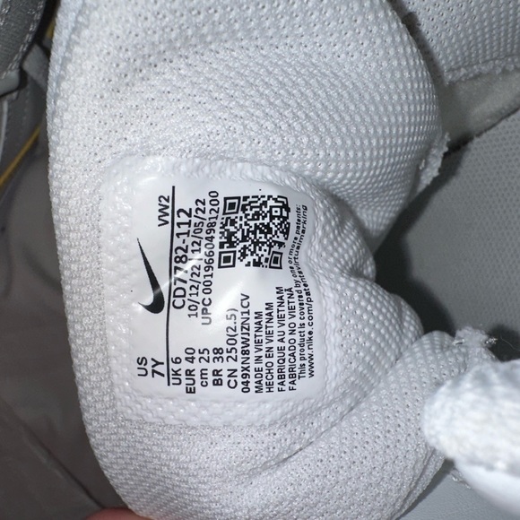 pink and yellow high top nike shoes - Picture 5 of 7